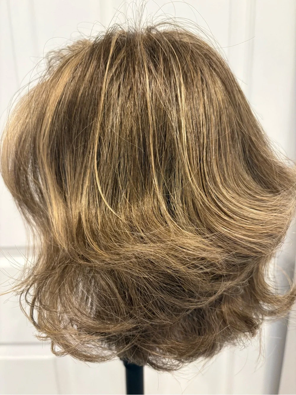 PAULA YOUNG Brown Brunette Medium Length Synthetic Wig! Highlights Medium Blonde